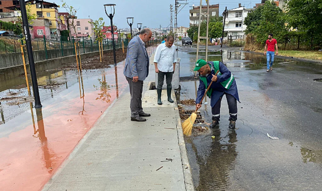 Canik'te 'sağanak' sonrası yoğun mesai