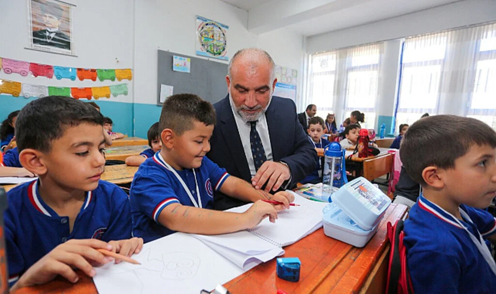 Canikli minik öğrencilere 'okula merhaba' hediyesi
