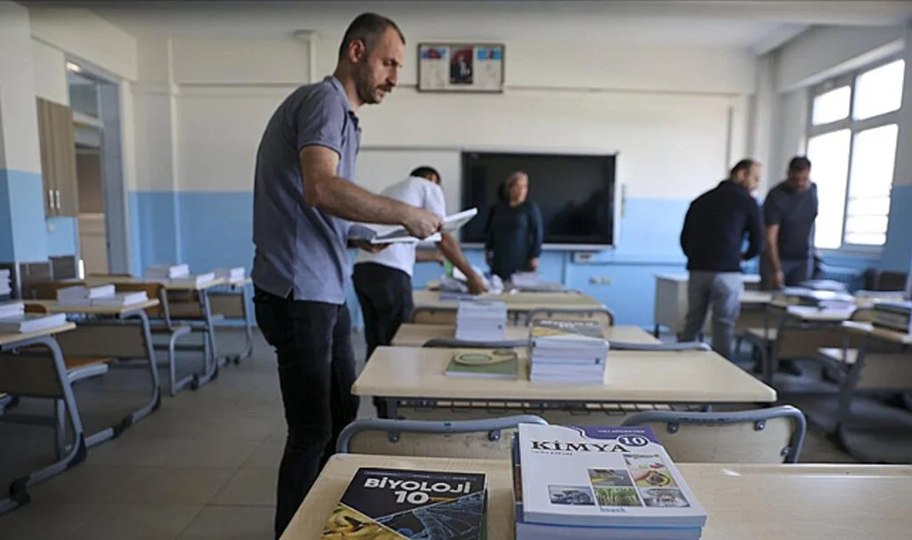 Depremden Etkilenen Nurdağı ve İslahiye Eğitim ve Öğretime Hazır