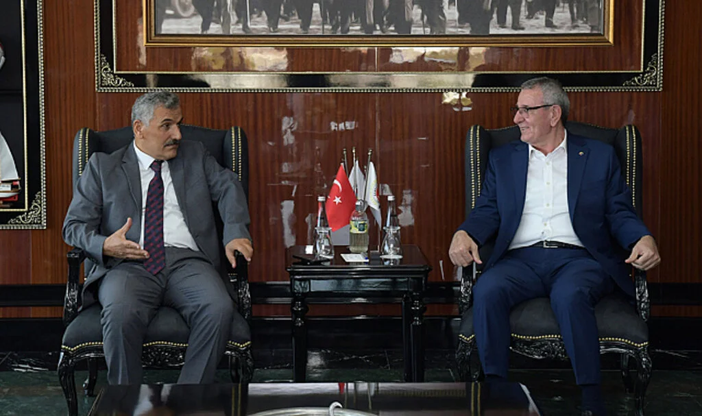 Eski Vali Osman Kaymak Samsun TSO'yu ziyaret etti