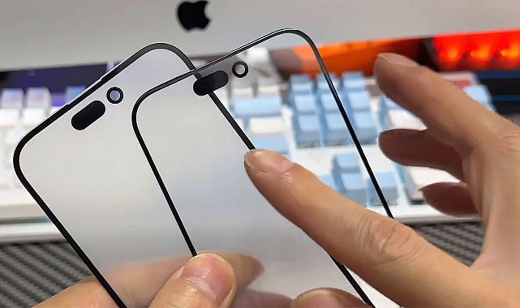 Farkında Bile Değilsiniz: Apple, iPhone Ekranlarına Gizli Kodlar Yerleştiriyor!