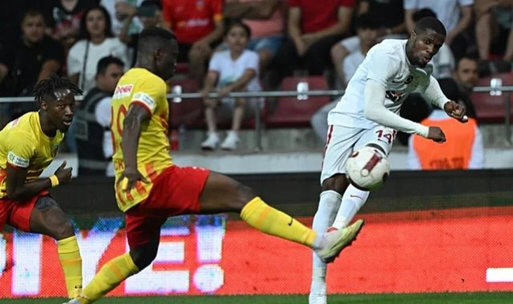 Galatasaray'da Wilfried Zaha sürprizi! Kopenhag maçında...