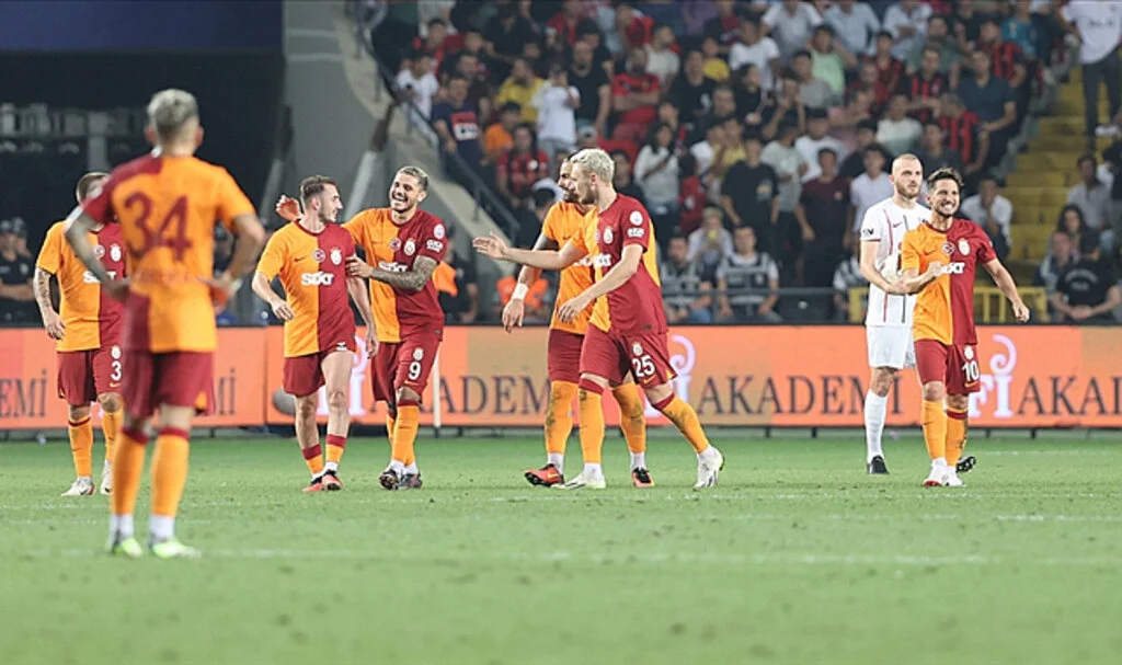 Galatasaray tarihindeki yabancı futbolcu sayısı 198'e çıktı