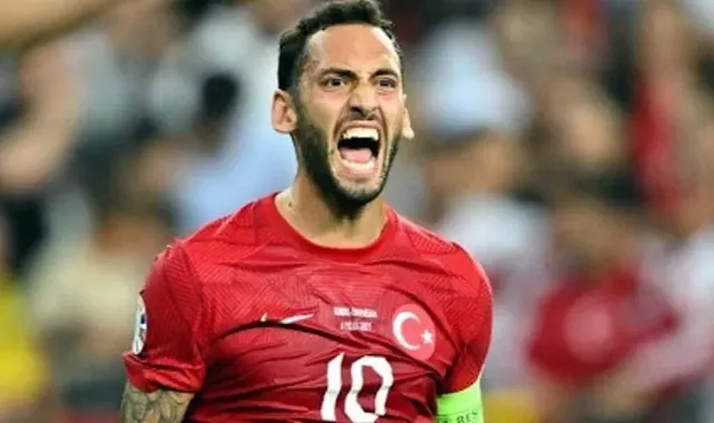Hakan Çalhanoğlu Eleştirdi: Ermenistan’ı İç Sahada Yenemiyorsan…
