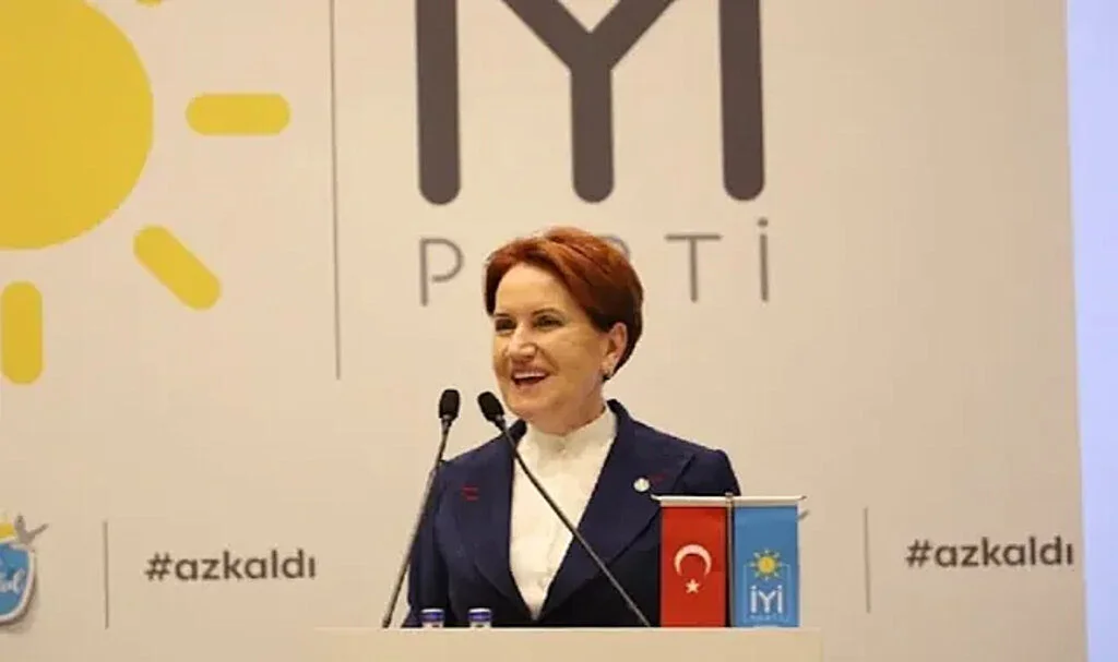 Hediyeyi Gören Akşener’den İlginç Yorum