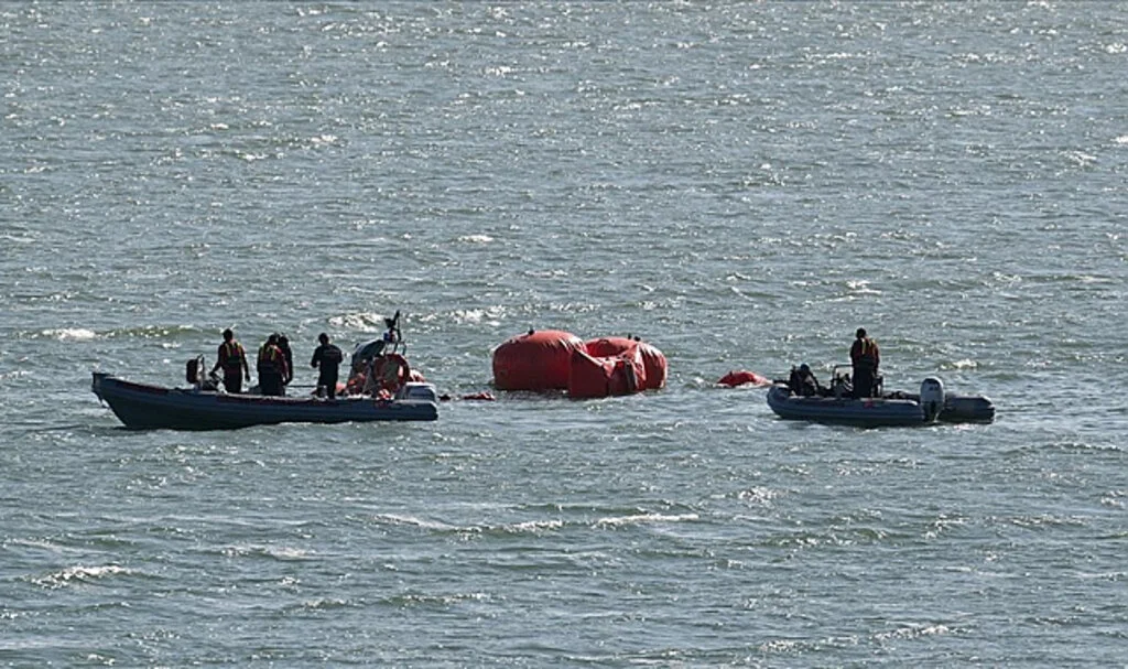 İzmir'de Baraj Gölüne Düşen Helikopterdeki Son Personelin Cesedine Ulaşıldı