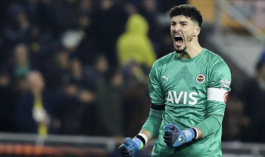 Kaleci Altay Bayındır, Manchester United'da