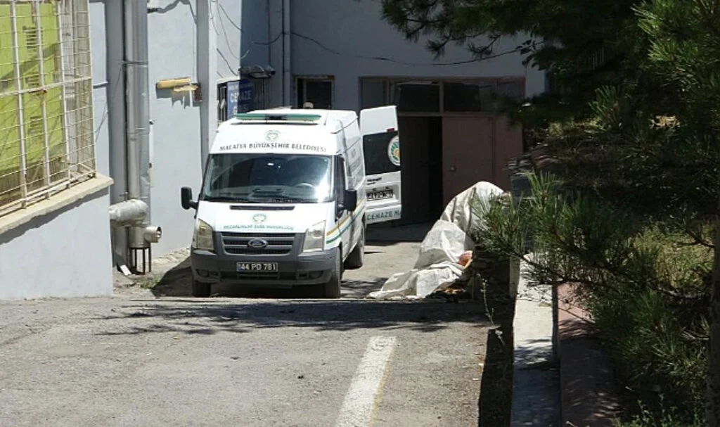 Malatya'da 27 Yaşındaki Genç, Göğsünden Silahla Vurulmuş Halde Bulundu