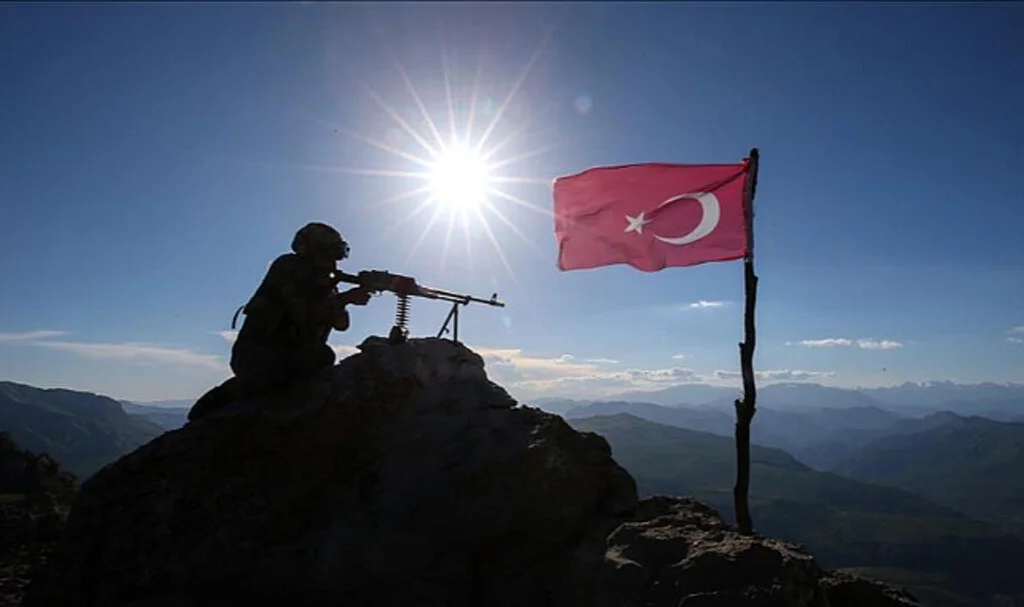 Mehmetçik Sınırlardan Geçmeye Çalışan 487 Teröristi Yakaladı