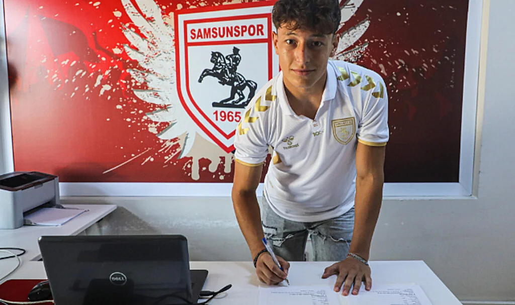 Mustafa Haluk Tan Profesyonel Oldu