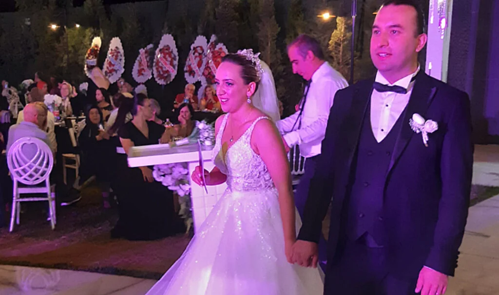 Mutluluğa Yelken Açtılar