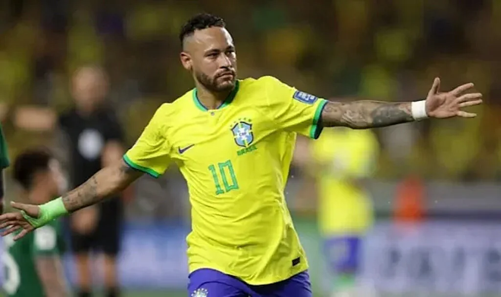 Neymar, Pele’yi Geride Bırakarak Brezilya’nın En Golcü Futbolcusu Oldu