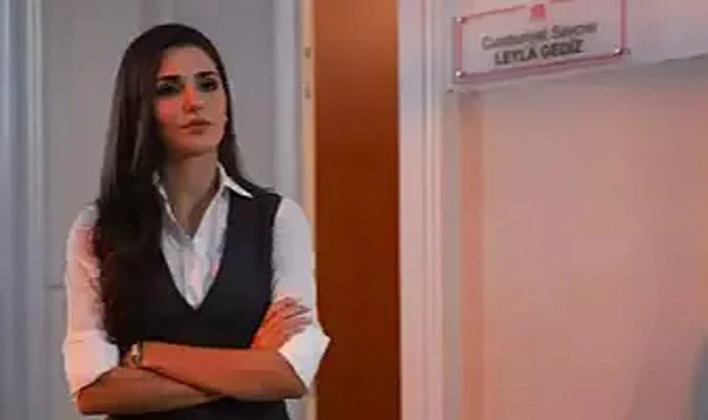 Oyunculuğu Eleştiriliyordu! Bir Yorumda Yönetmeninden Geldi