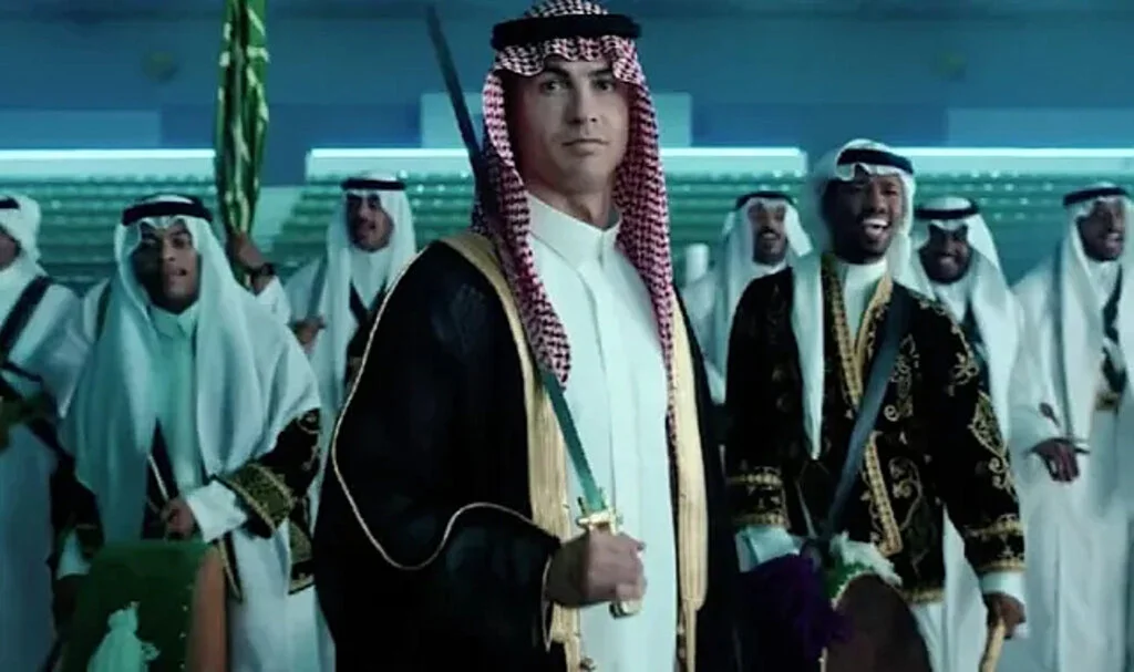 Ronaldo Kılıç Kuşandı
