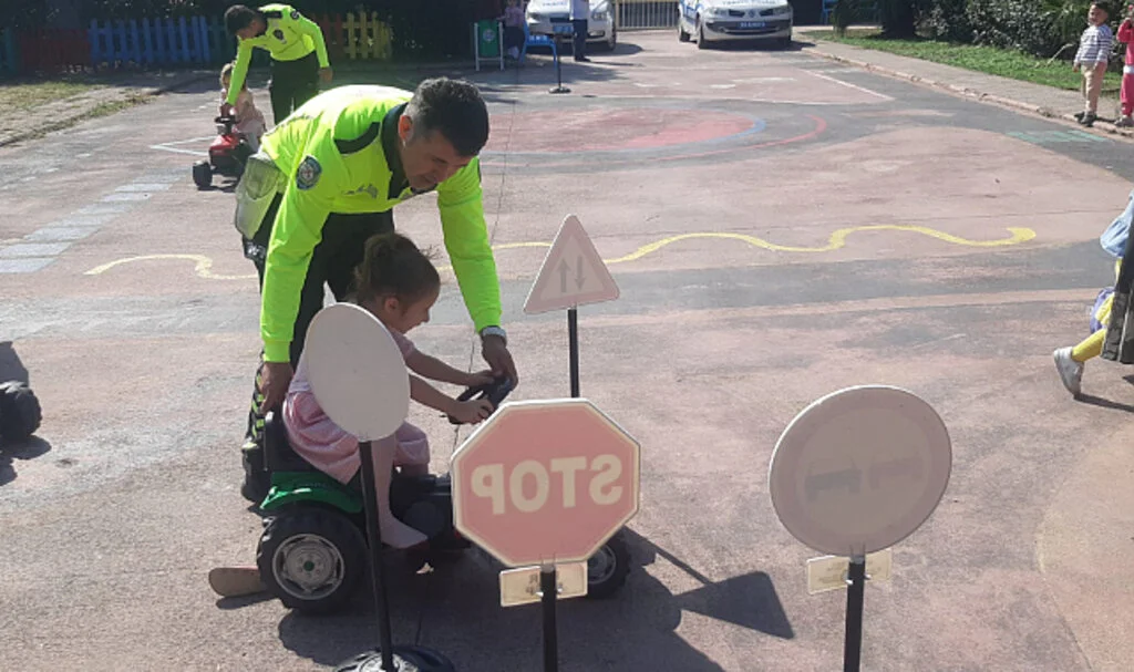 Salıpazarı'nda miniklere trafik eğitimi