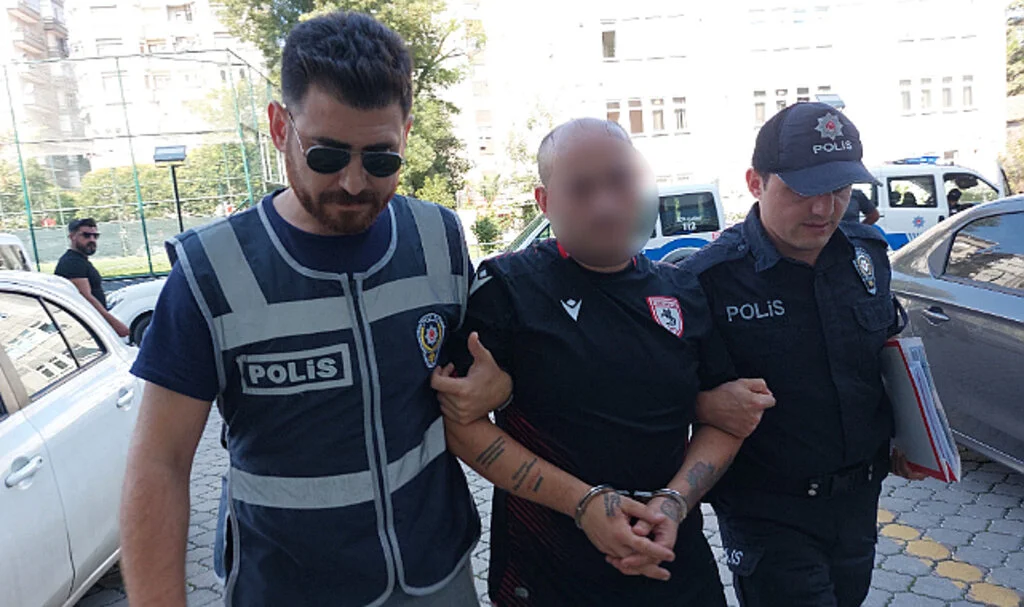 Samsun'da 1 kişinin öldüğü, 6 öğrencinin yaralandığı kazaya karışan tır sürücüsü tutuklandı