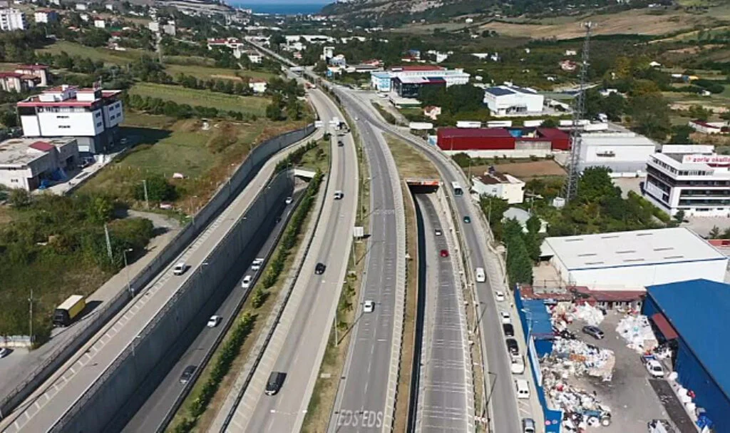 Samsun'da Anadolu’yu Karadeniz'e Bağlayan Kavşağa Neşter