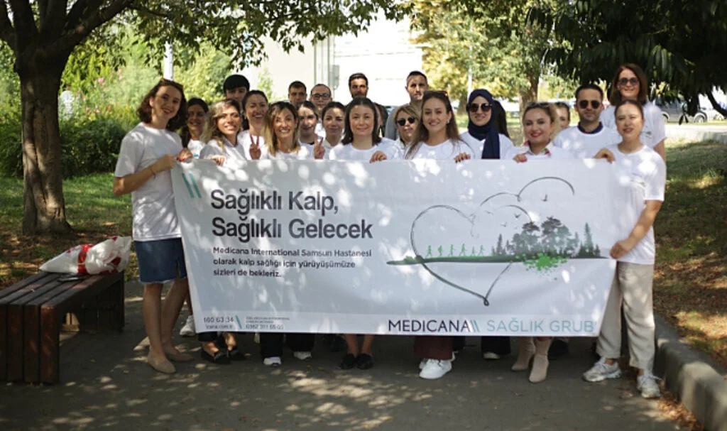 Samsun'da hastane çalışanları kalp sağlığına dikkat çekmek için yürüdü