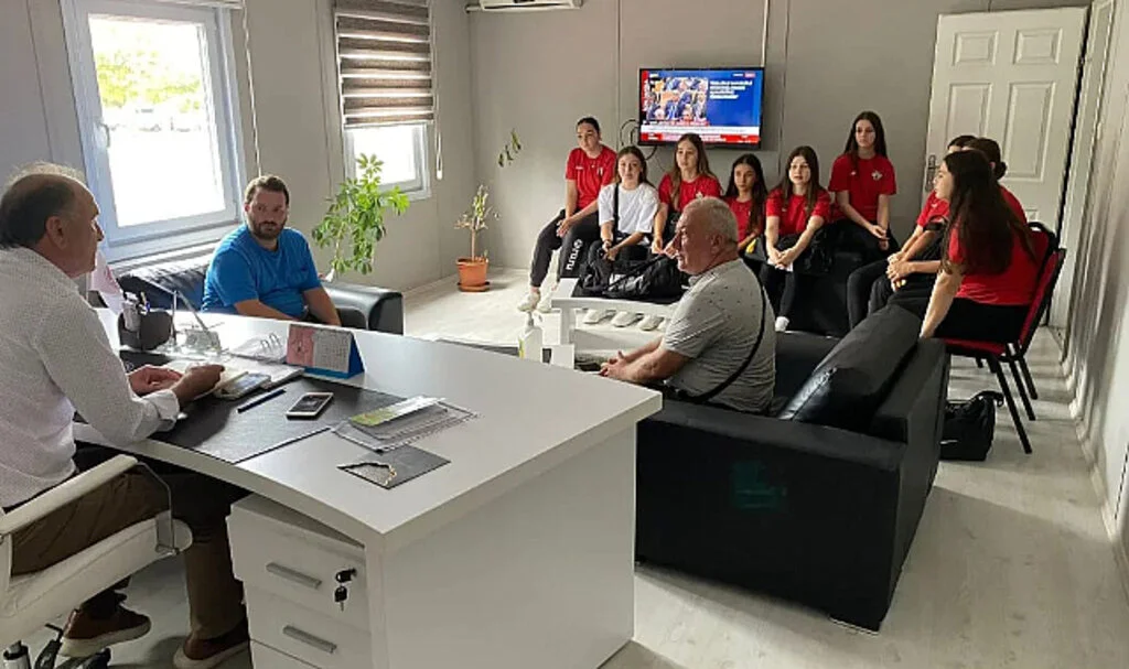 Samsun'da Kadın Hentbolcular Destek Turunda
