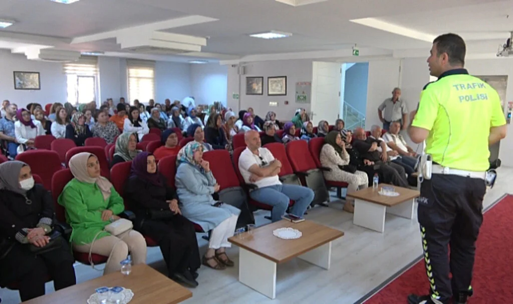 Samsun'da öğrenci servisi rehberlerine uyarılar: “Annelik duygusuyla yaklaşın”
