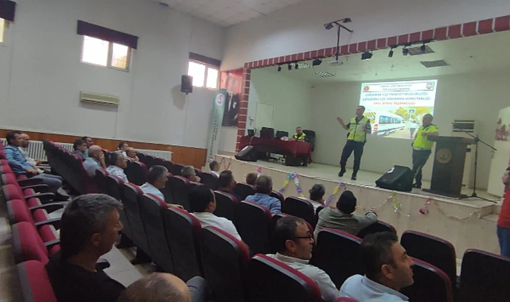 Samsun'da okul servisi şoförlerine seminer   