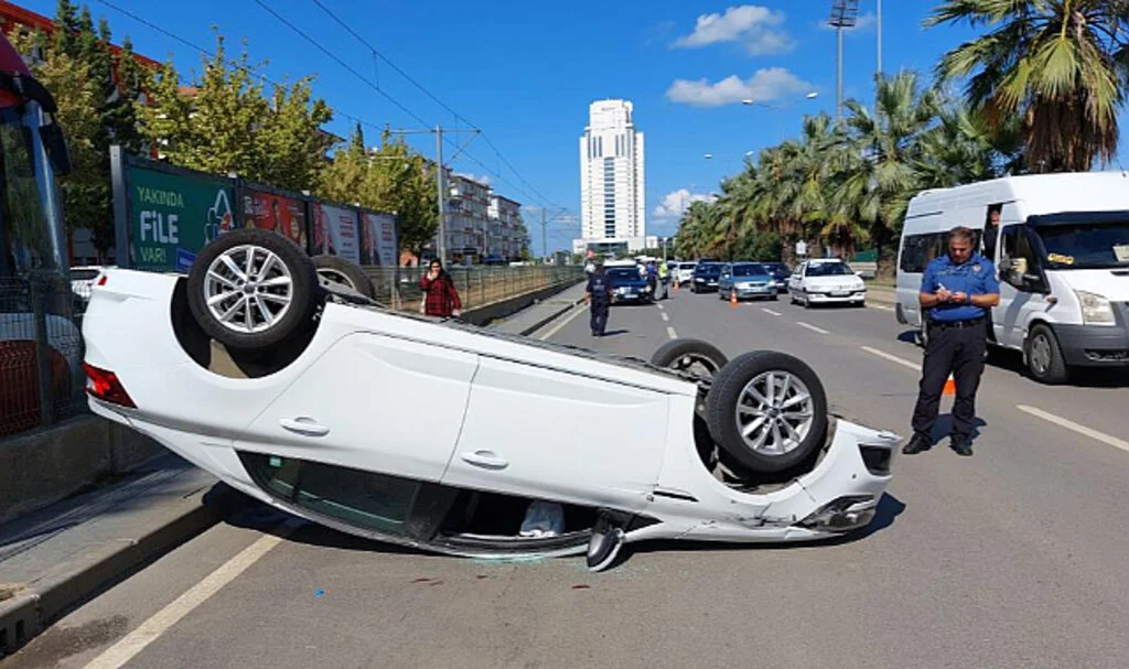 Samsun'da Otomobil Takla Attı: 1 Yaralı