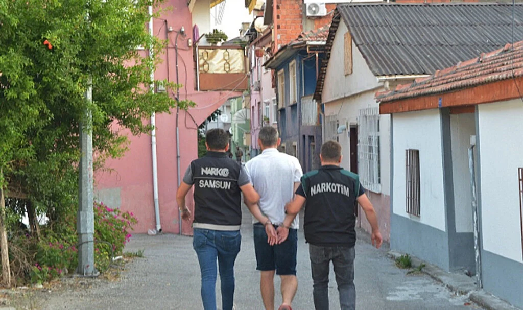 Samsun'da Polis, Kesinleşmiş Hapis Cezası Bulunan Toplam 34 Hükümlüyü Yakaladı