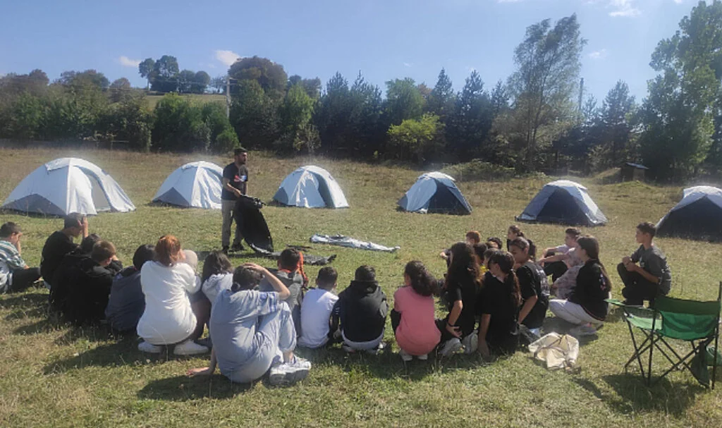Samsun'da yatılı öğrenciler okul bahçesinde kamp yaptı