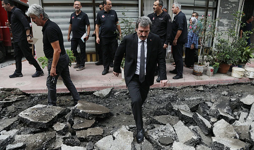 Samsun'daki Selin Ardından Ekipler Yaraları Sarıyor, Vali Orhan Tavlı: "Samsun'da hayat normale döndü"