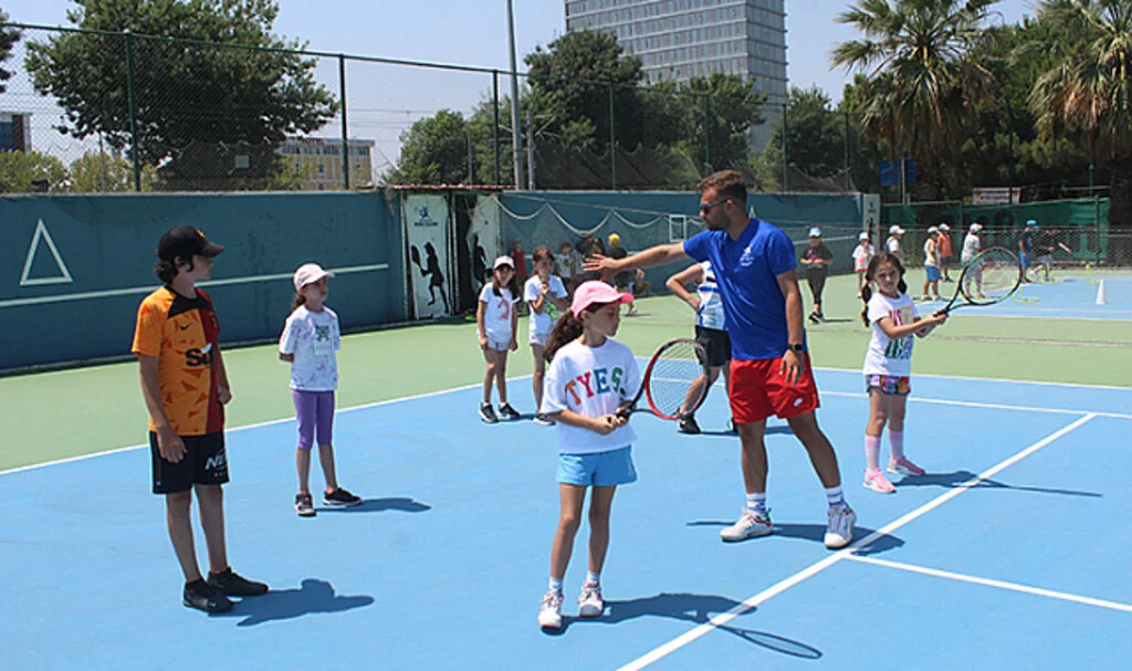 Samsun Tenis Kulübü Kış Spor Okulu Başlıyor