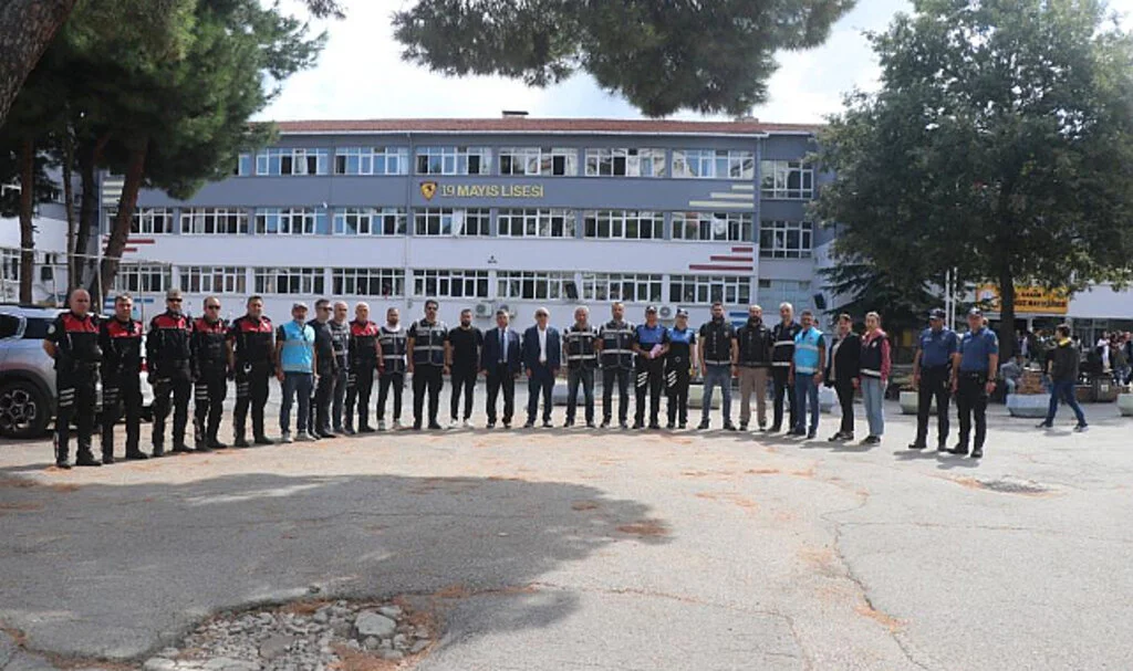 Samsun Valisi Tavlı, Okul ve Çevrelerini Denetleyerek Uyarılarda Bulundu