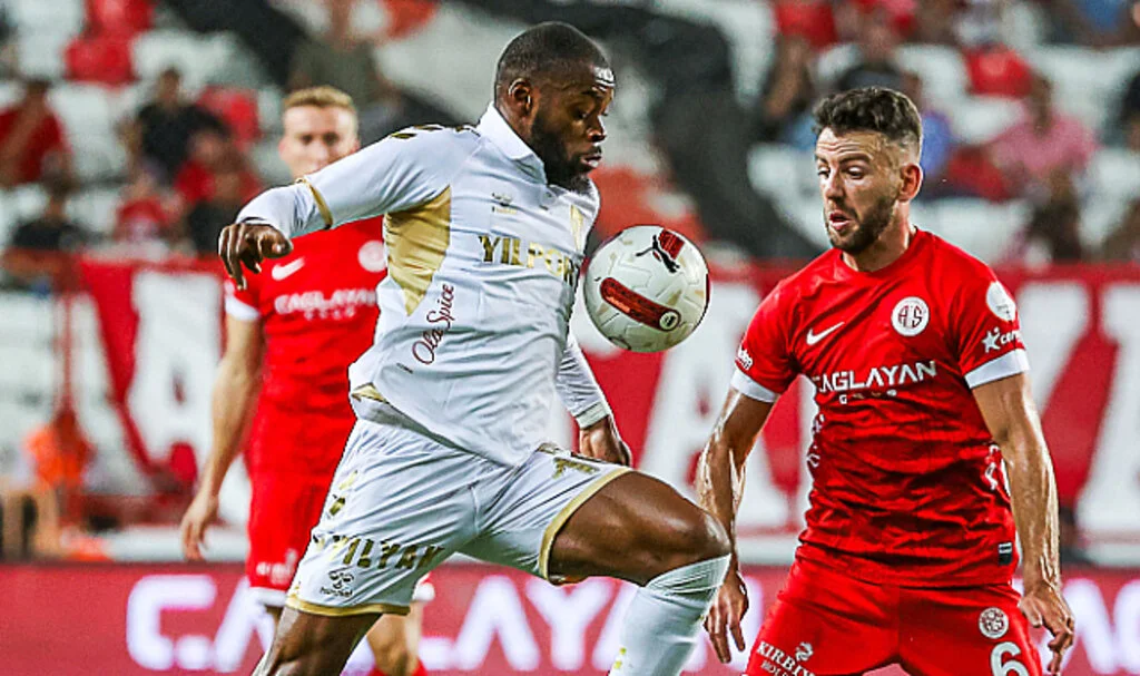 Samsunspor’da Ntcham sahalara döndü