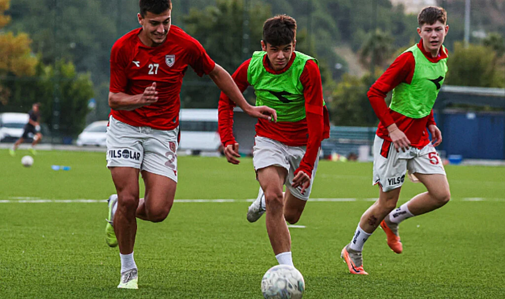 Samsunspor U17 takımı Ümraniyespor maçına hazırlanıyor