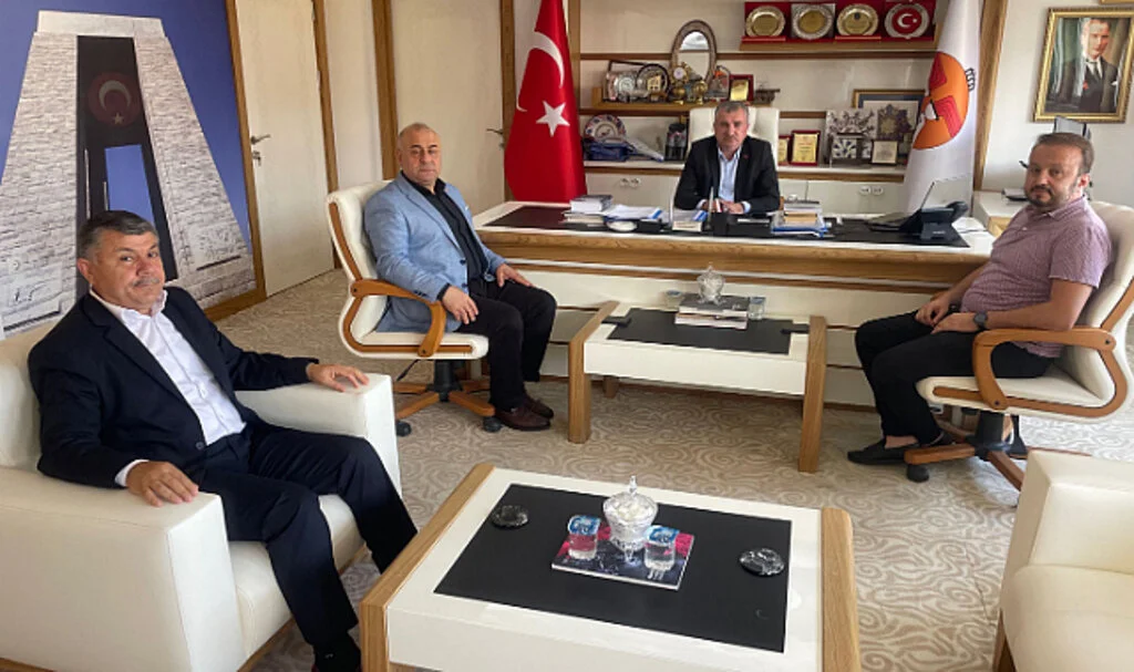 Savaş Gayretli'den Havza Belediye Başkanı Sebahattin Özdemir'e  taziye ziyareti 