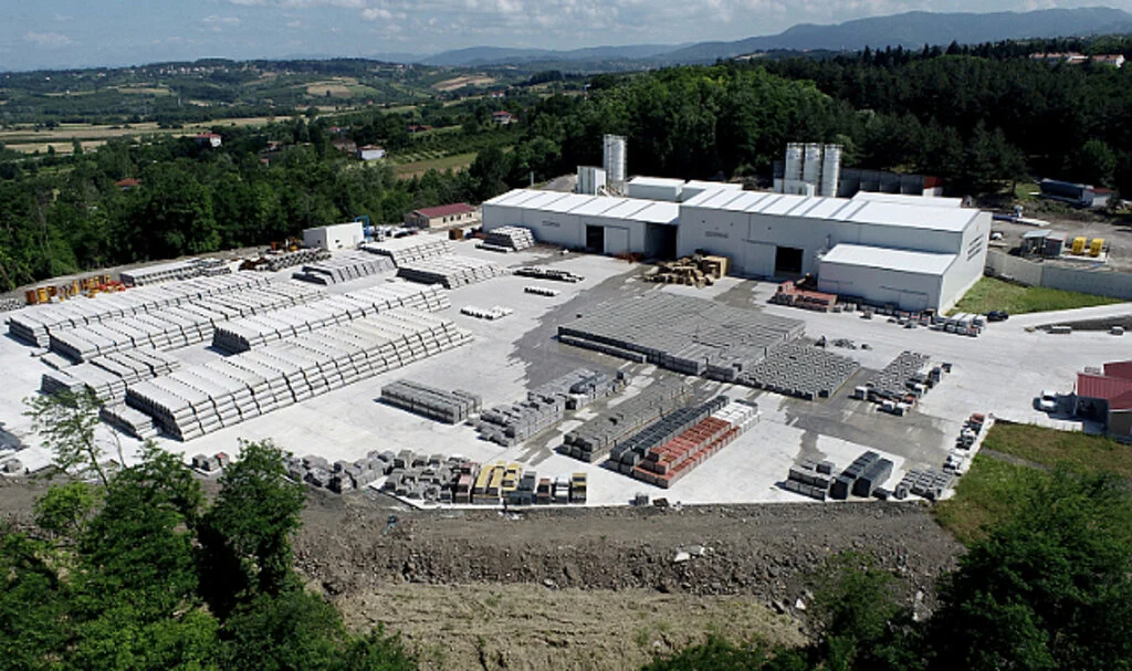 SBB beton boru ve bordürleri kendisi üretiyor
