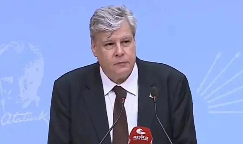 SON DAKİKA | Özgür Özel'in Ardından Örsan Öymen de CHP Genel Başkanlığına Adaylığını Açıkladı