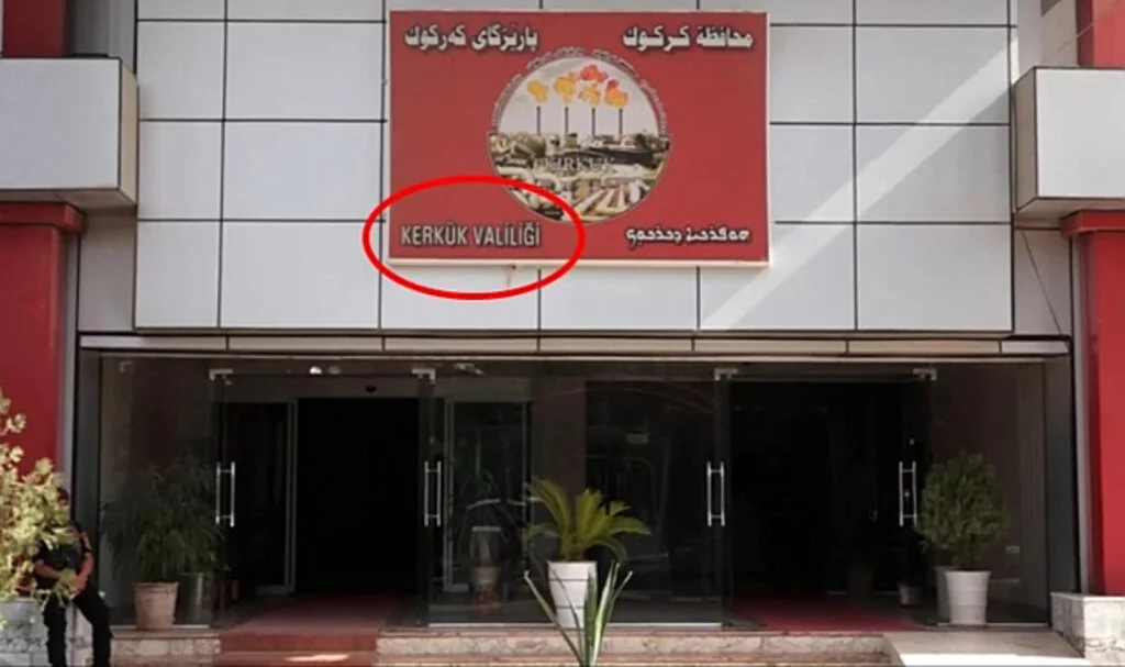 Tabelalar asıldı! Türkçe artık Kerkük'te resmi dil