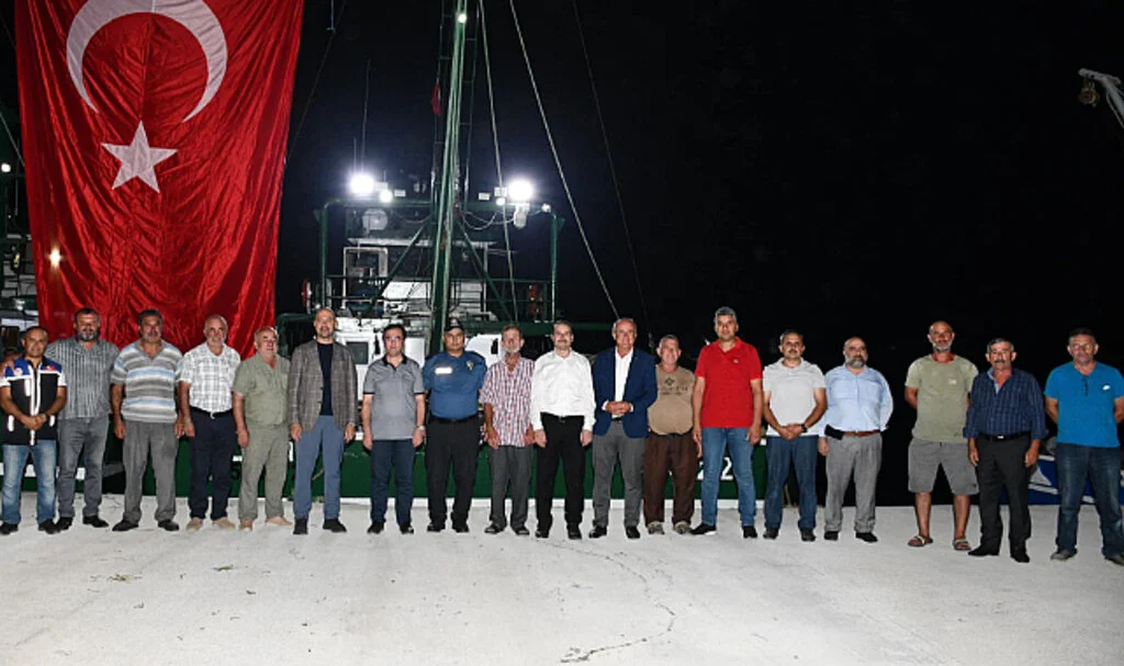 Terme'de balıkçılar "vira bismillah" diyerek denize açıldı