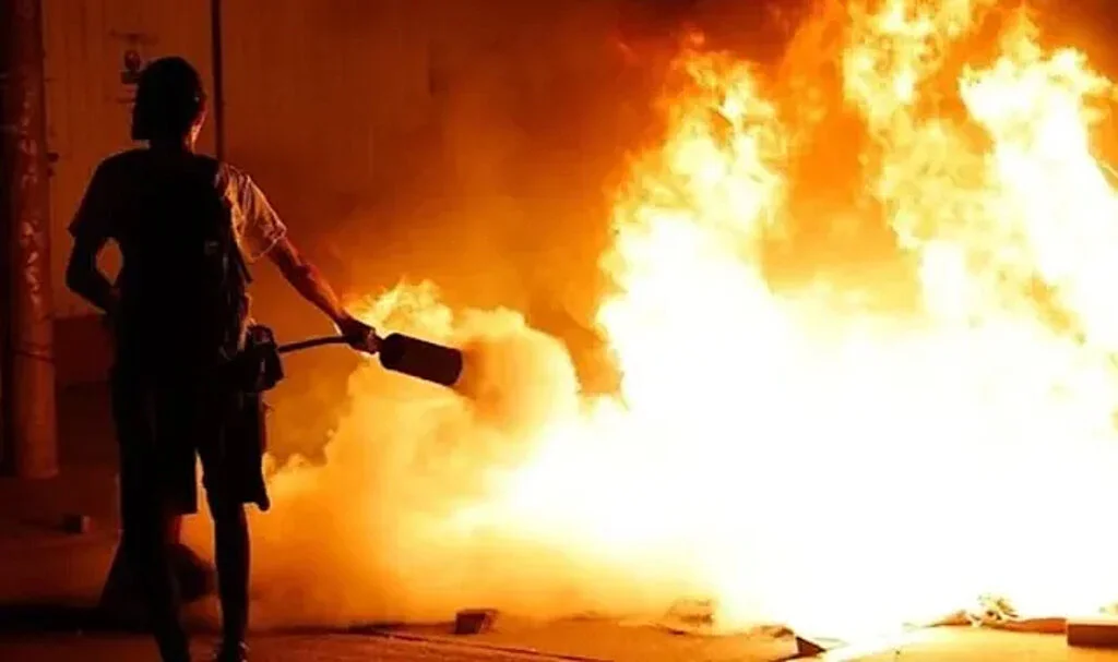 Yangın Faciası: Çocuklar Dahil Onlarca Kişi Öldü