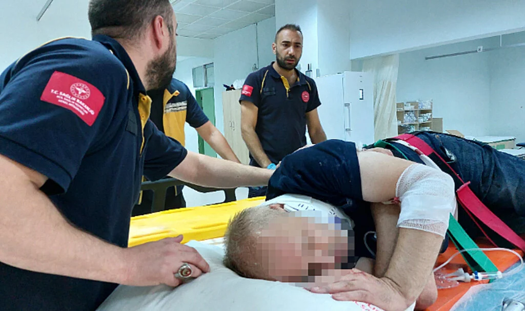 Yer Samsun! Çıktığı ağaçta 8 metre yükseklikten düşen öğretmen yaralandı