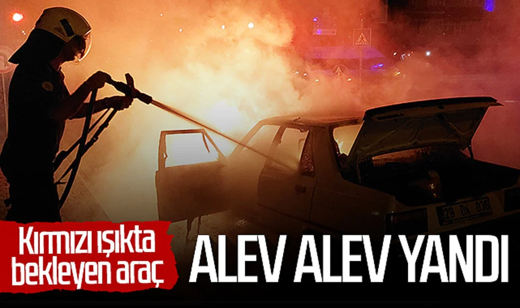Yer Samsun! Kırmızı ışıkta bekleyen araç alev alev yandı...