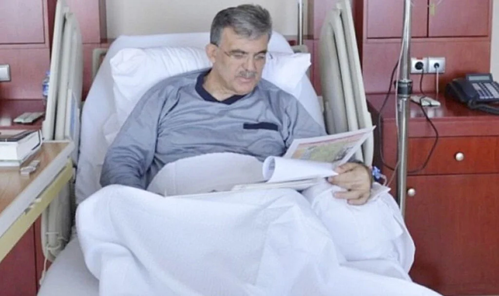 Abdullah Gül'den 29 Ekim Cumhuriyet Bayramı mesajı! Yorum yapmayı engelledi