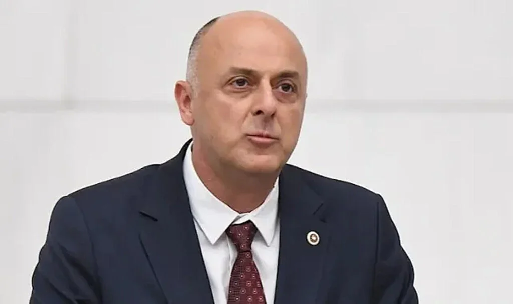 Adaylıktan Çekilecek Mi? Özlale’den “İzmir” Açıklaması