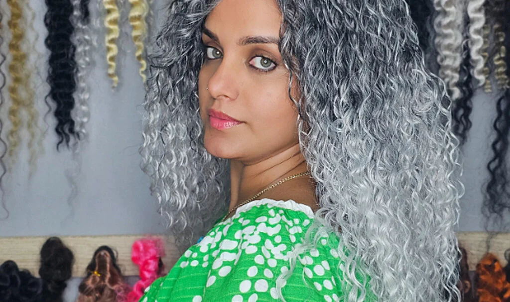 Afro Dalga Saçları: Doğal Güzelliğin İfadesi
