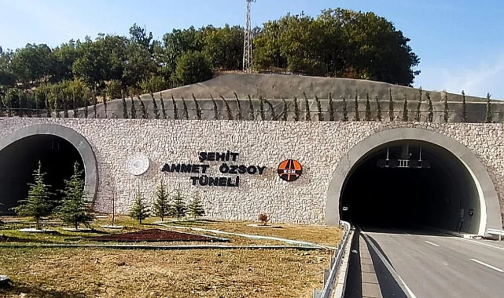 Amasya’da Yeni Tünele Şehit Ahmet Özsoy’un Adı Verildi