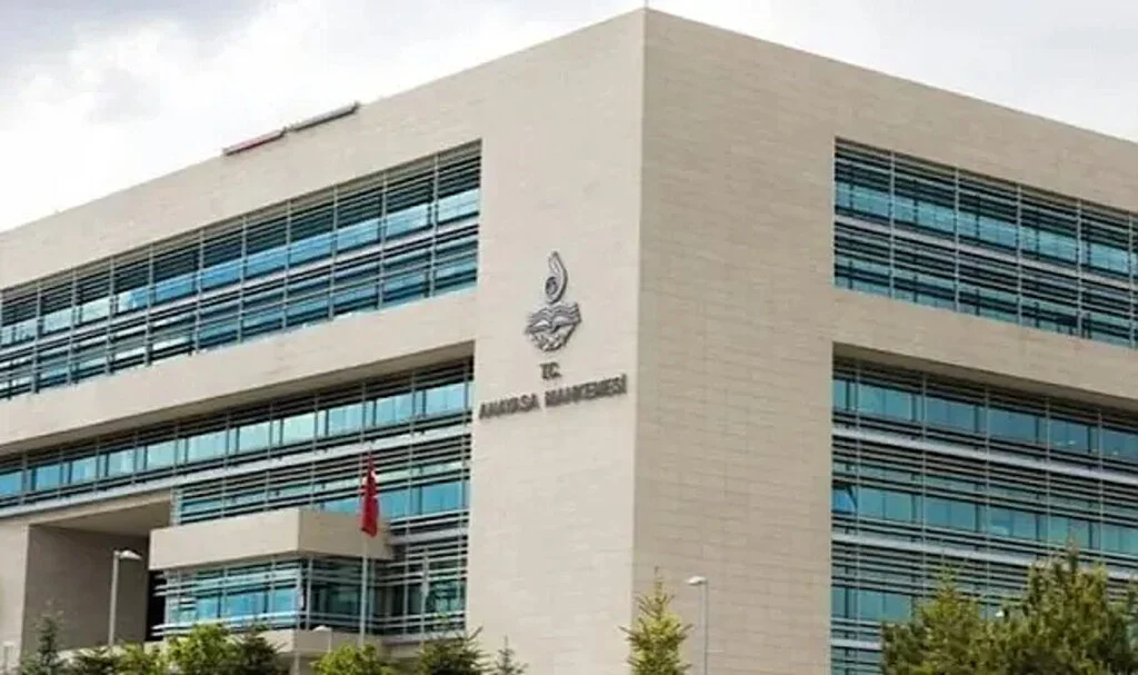 AYM’den ‘soybağının reddi’ kararı