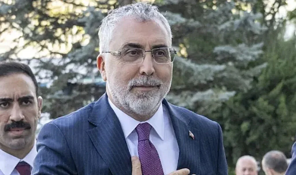 Bakan noktayı koydu: Çalışan emekliye ikramiye yok