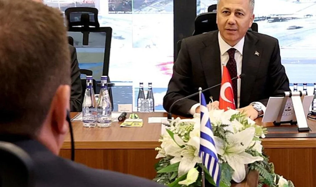 Bakan Yerlikaya, Yunanistan Göç ve İltica Bakanı ile görüştü!
