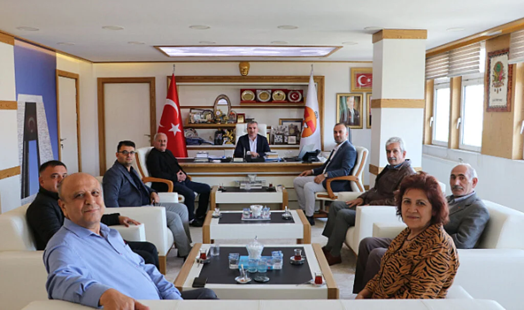 Başkan Özdemir'e Taziye Ziyareti 