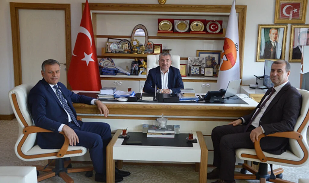 Başkan Özdemir'e Taziye Ziyareti